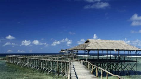3 Germans, Dutch Arrested After Caught Doing “Orgy” in Siargao.